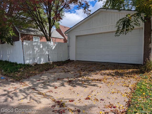 361 Elizabeth Lake Road, Pontiac, MI 48341