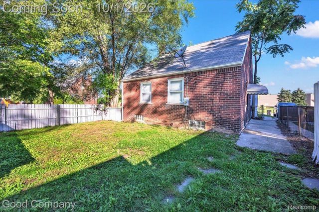 361 Elizabeth Lake Road, Pontiac, MI 48341