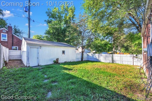 361 Elizabeth Lake Road, Pontiac, MI 48341