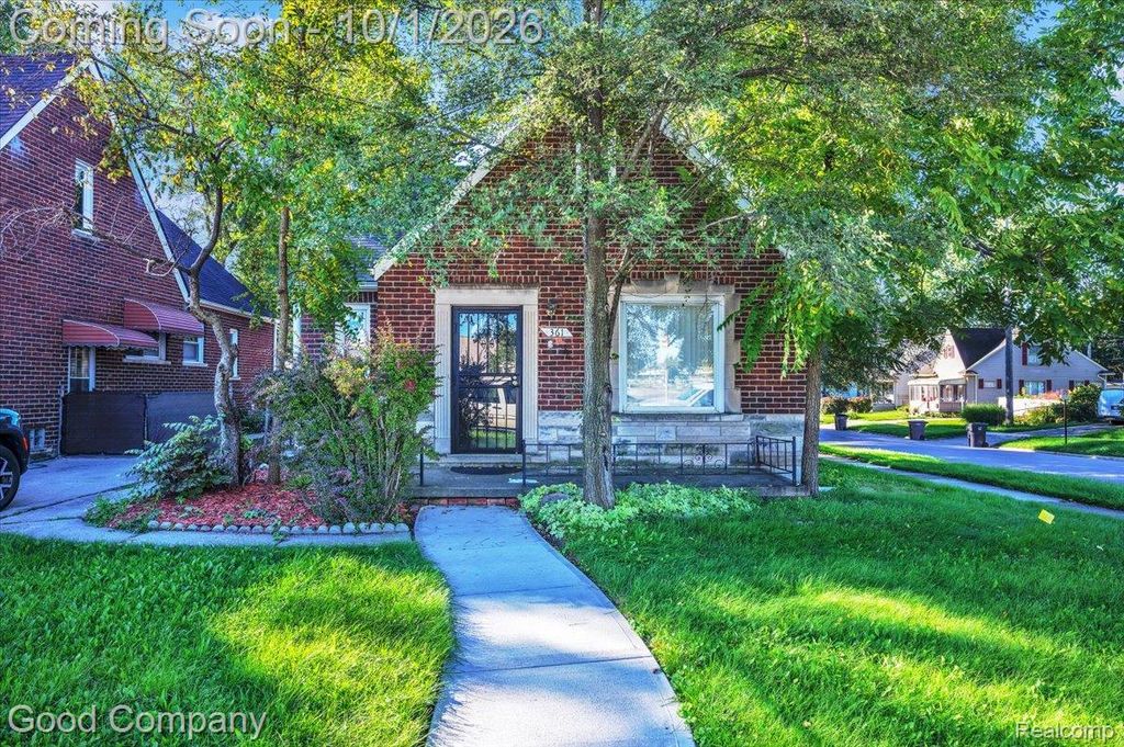 361 Elizabeth Lake Road, Pontiac, MI 48341