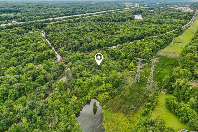 10S540 County Line Road, Willowbrook, IL 60527