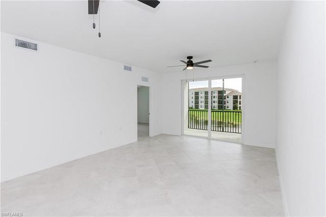 18411 COPPERHEAD CT N 325, Lehigh Acres, FL 33936