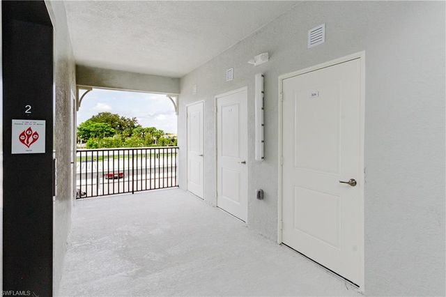 18411 COPPERHEAD CT N 325, Lehigh Acres, FL 33936
