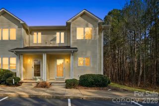 3283 White Oak Court G8, Claremont, NC 28610