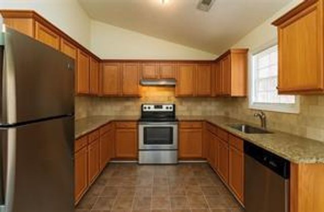 2413 Tolliver Hills Ln, Ellenwood, GA 30294