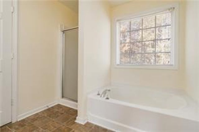 2413 Tolliver Hills Ln, Ellenwood, GA 30294