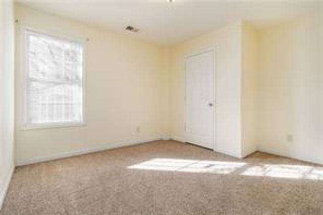 2413 Tolliver Hills Ln, Ellenwood, GA 30294