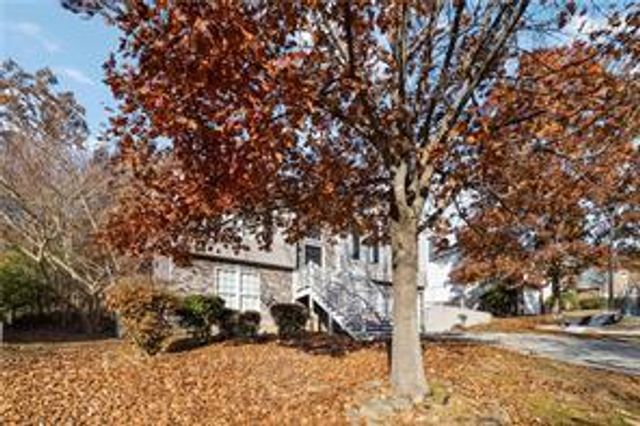 2413 Tolliver Hills Ln, Ellenwood, GA 30294