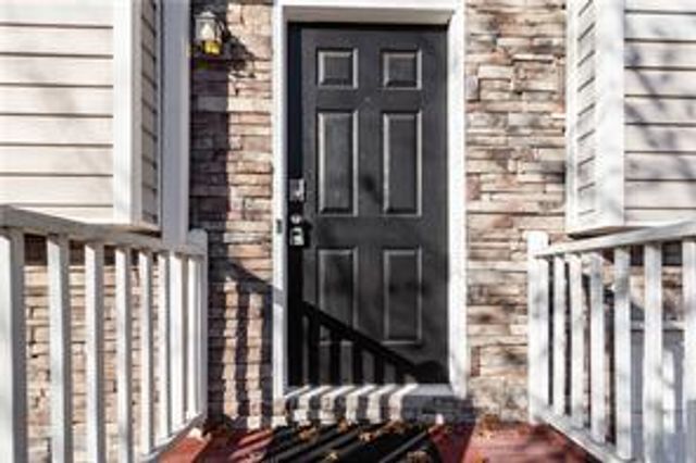 2413 Tolliver Hills Ln, Ellenwood, GA 30294