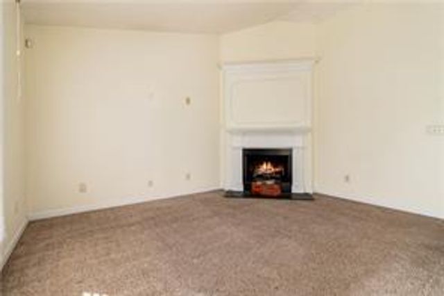 2413 Tolliver Hills Ln, Ellenwood, GA 30294