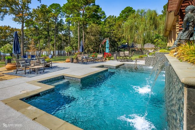 2002 N Cross Drive, Shreveport, LA 71107