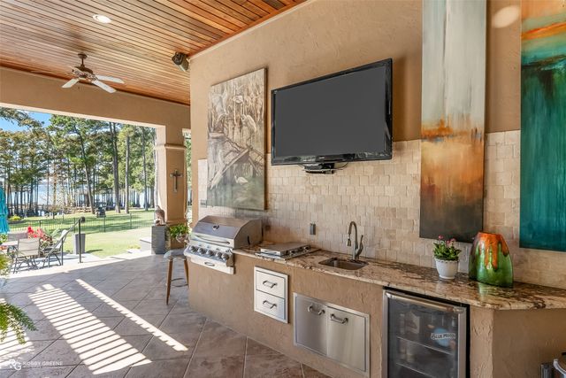 2002 N Cross Drive, Shreveport, LA 71107