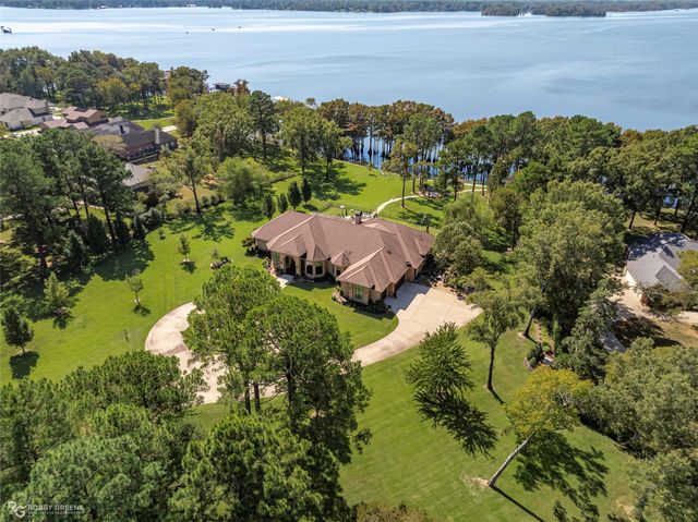 2002 N Cross Drive, Shreveport, LA 71107