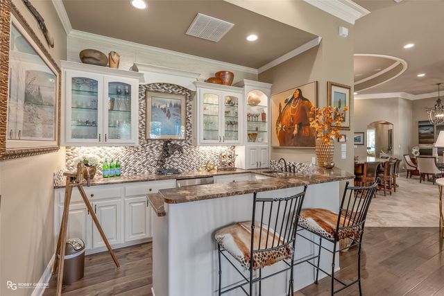 2002 N Cross Drive, Shreveport, LA 71107