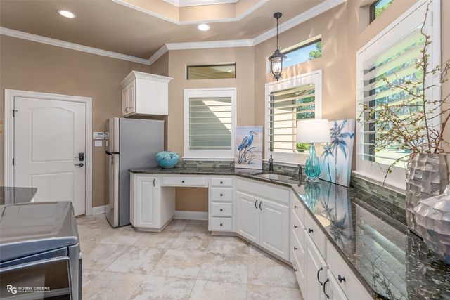 2002 N Cross Drive, Shreveport, LA 71107