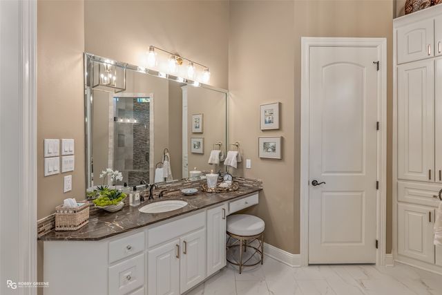 2002 N Cross Drive, Shreveport, LA 71107