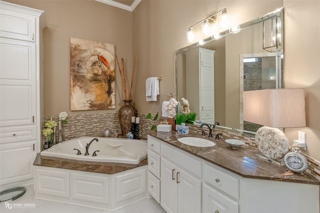 2002 N Cross Drive, Shreveport, LA 71107