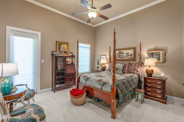 2002 N Cross Drive, Shreveport, LA 71107