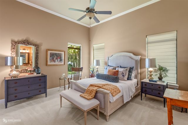 2002 N Cross Drive, Shreveport, LA 71107