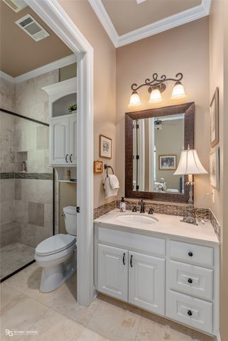 2002 N Cross Drive, Shreveport, LA 71107