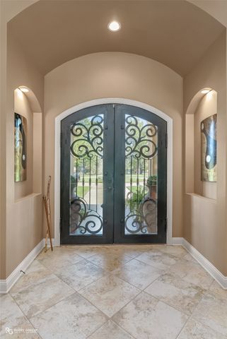 2002 N Cross Drive, Shreveport, LA 71107