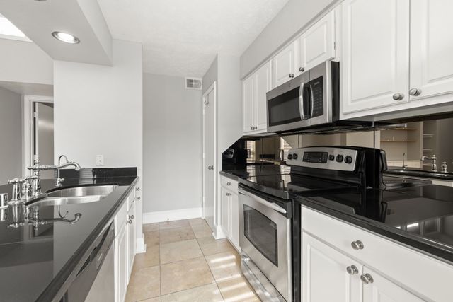 5928 Sandhurst Lane 227, Dallas, TX 75206