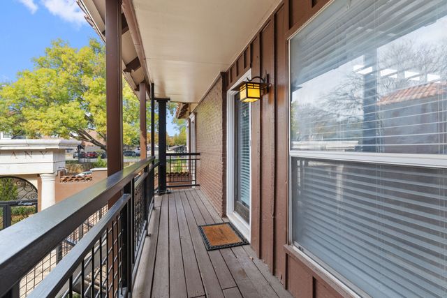 5928 Sandhurst Lane 227, Dallas, TX 75206