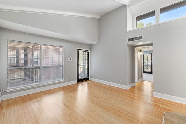 5928 Sandhurst Lane 227, Dallas, TX 75206