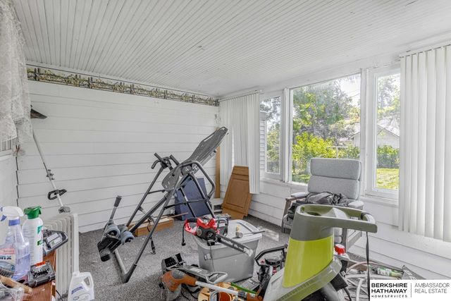 3017 Huntington Avenue, Omaha, NE 68112