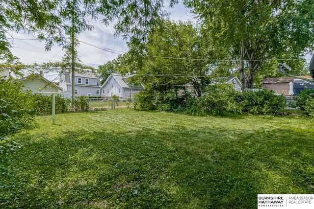 3017 Huntington Avenue, Omaha, NE 68112