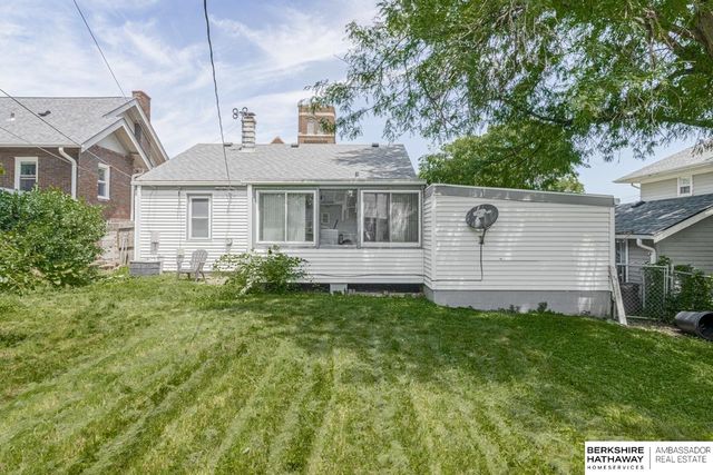 3017 Huntington Avenue, Omaha, NE 68112