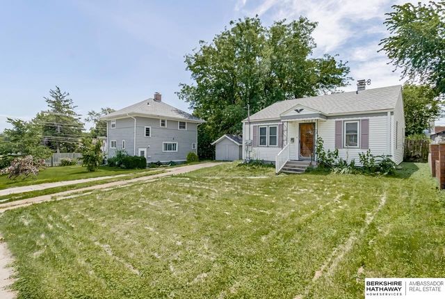 3017 Huntington Avenue, Omaha, NE 68112