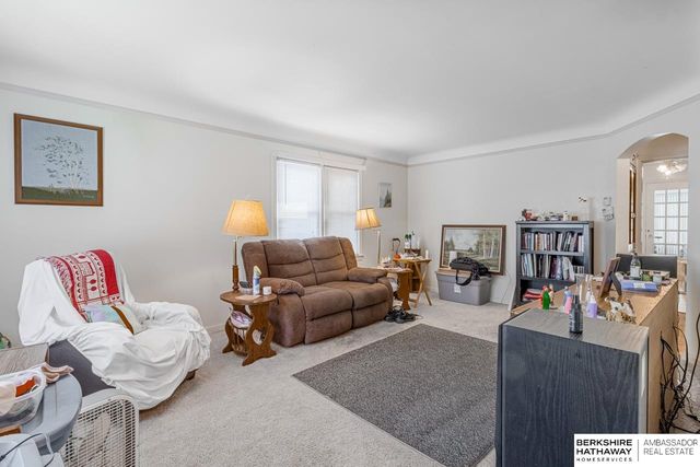 3017 Huntington Avenue, Omaha, NE 68112