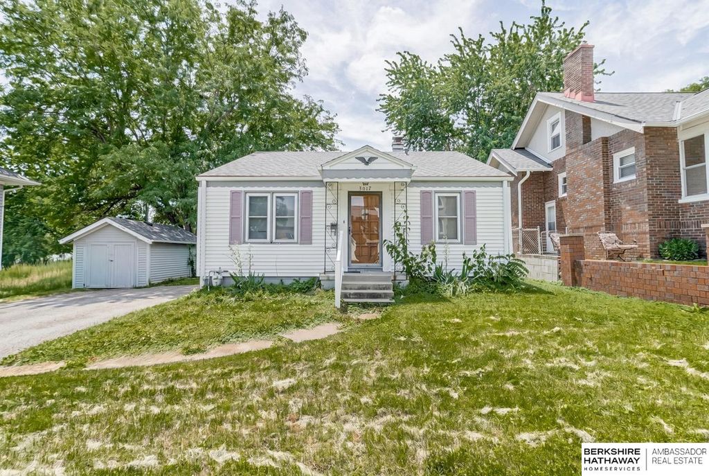 3017 Huntington Avenue, Omaha, NE 68112
