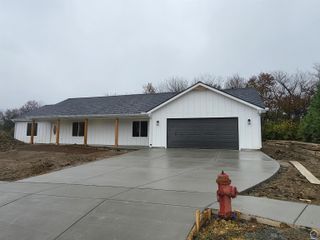 3328 SE Powell ST, Topeka, KS 66605