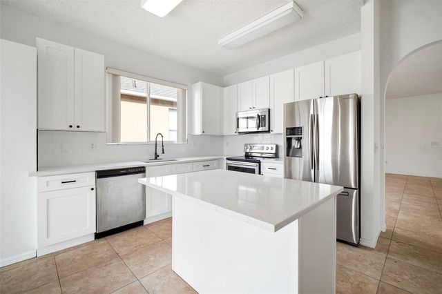 930 GRAND CANYON DRIVE, Valrico, FL 33594