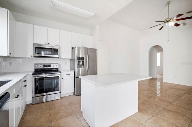 930 GRAND CANYON DRIVE, Valrico, FL 33594