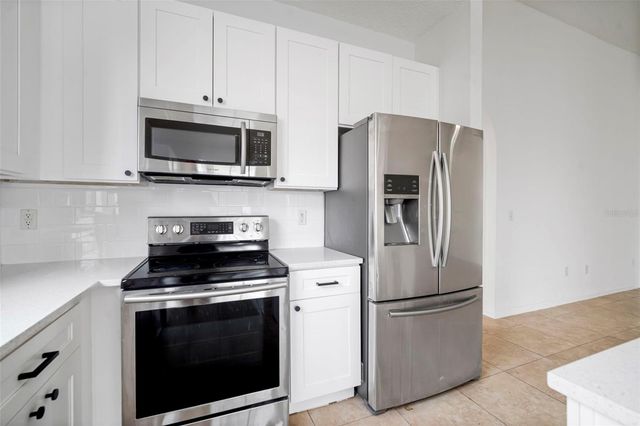 930 GRAND CANYON DRIVE, Valrico, FL 33594