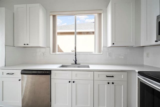 930 GRAND CANYON DRIVE, Valrico, FL 33594