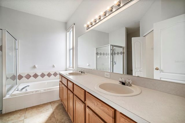 930 GRAND CANYON DRIVE, Valrico, FL 33594