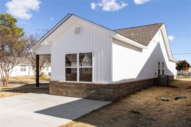920 N 13th, Fort Smith, AR 72901
