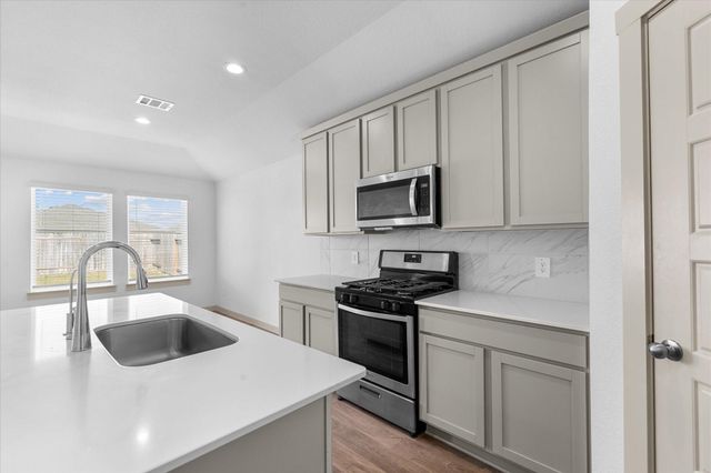 8102 Buck Lane, Rosharon, TX 77583