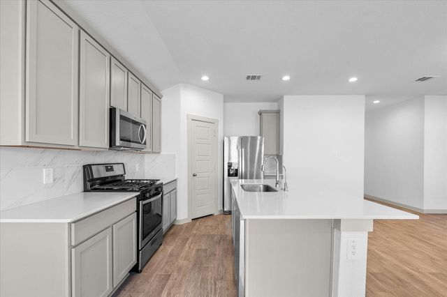 8102 Buck Lane, Rosharon, TX 77583