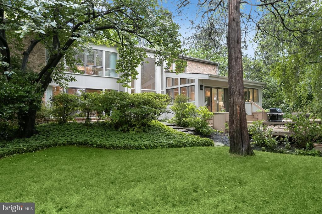 Image 40 of property listing at 11404 GRUNDY CT, Potomac, MD 20854