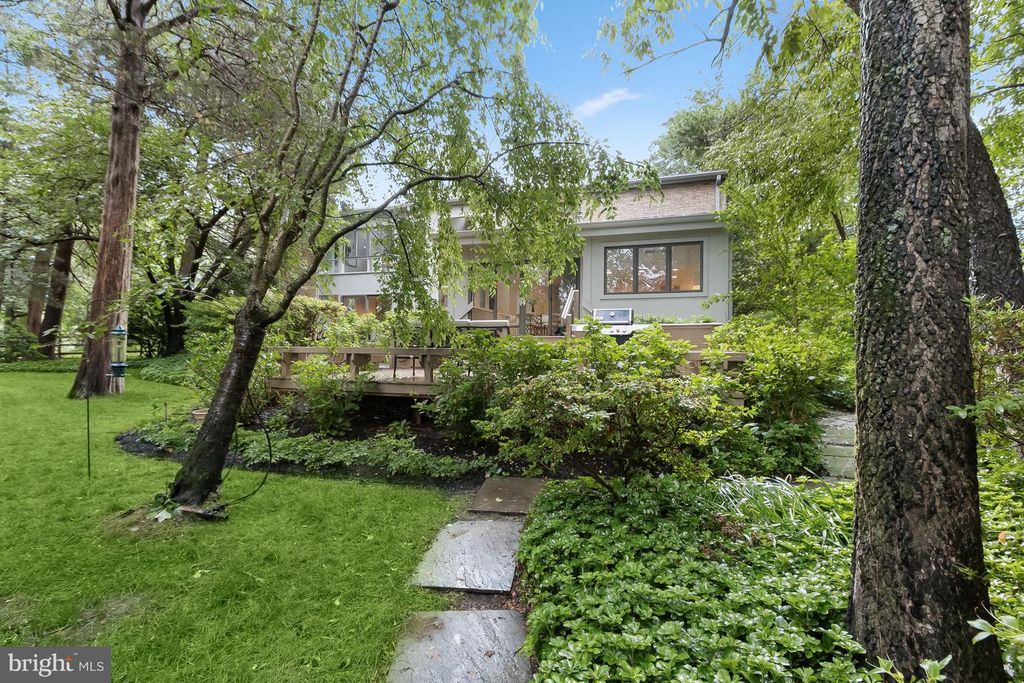 Image 41 of property listing at 11404 GRUNDY CT, Potomac, MD 20854