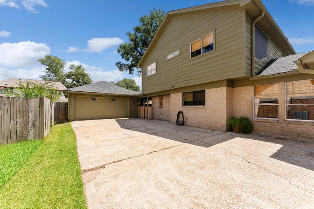 5707 Kiowa Timbers Drive, Humble, TX 77346