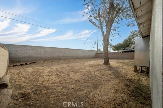 1042 West Avenue J10, Lancaster, CA 93534