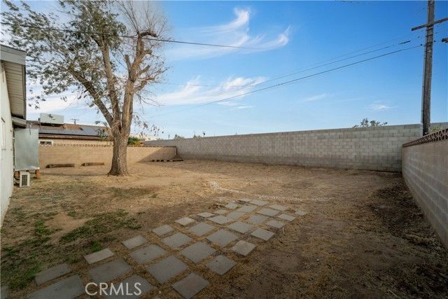 1042 West Avenue J10, Lancaster, CA 93534