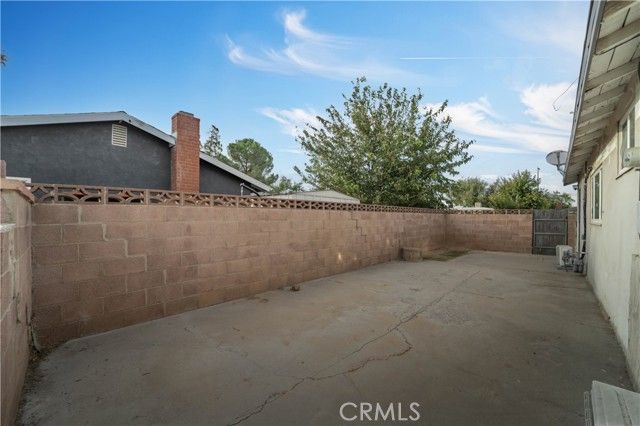 1042 West Avenue J10, Lancaster, CA 93534