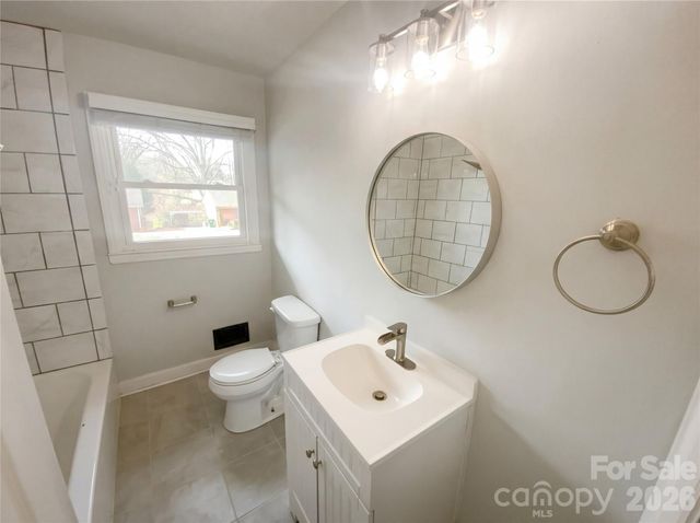 4121 Abbeydale Drive, Charlotte, NC 28205